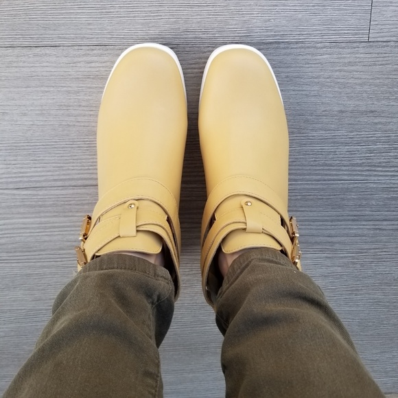 90's Grunge chunky heel beige buckle ankle boot - Picture 5 of 8